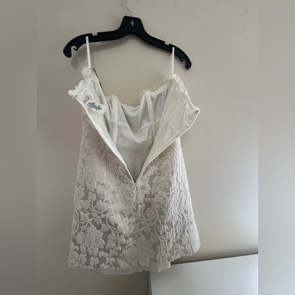 Creamy white strapless  Lace Dress - Picture 10 of 12